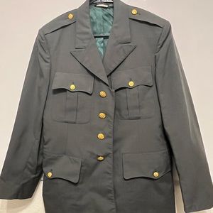 US Army Mens Size: 38 regular Condition: Used. Vintage Class A uniform.